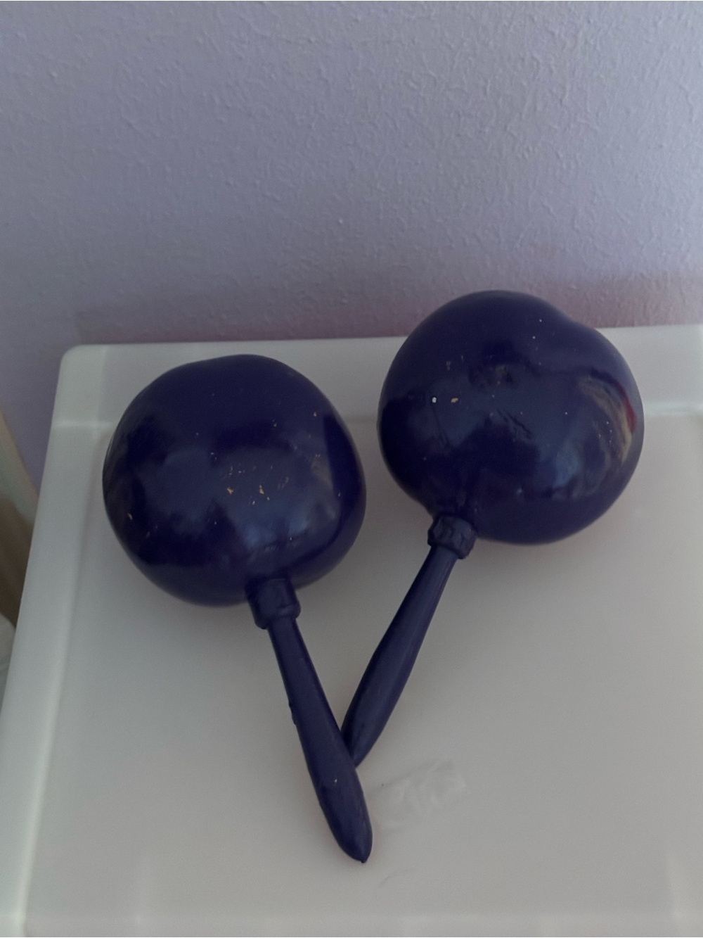 Hand-Painted Wooden Maracas in Deep Purple with design - Picture 3 of 3
